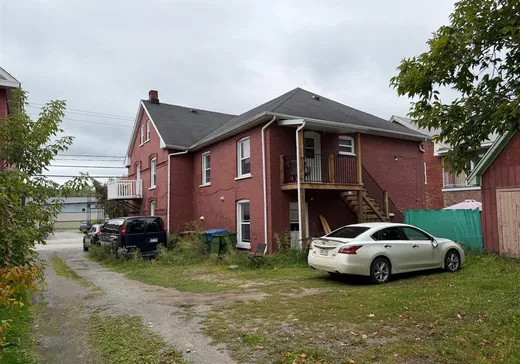 4-Plex à vendre - 378-384 Rue Principale N., Saint-Valérien-de-Milton, J0H 2B0