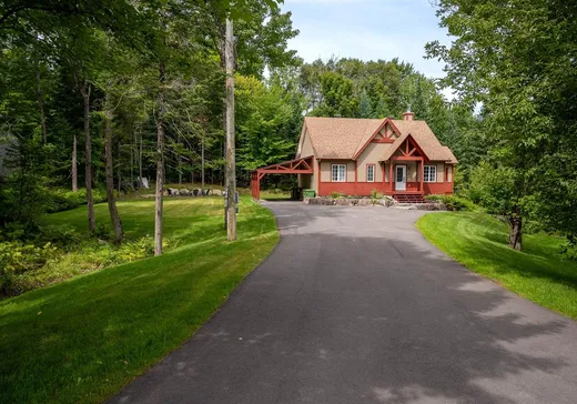 Duplex à vendre - 21Z-23Z Ch. des Couleurs, Saint-Sauveur, J0R1R2