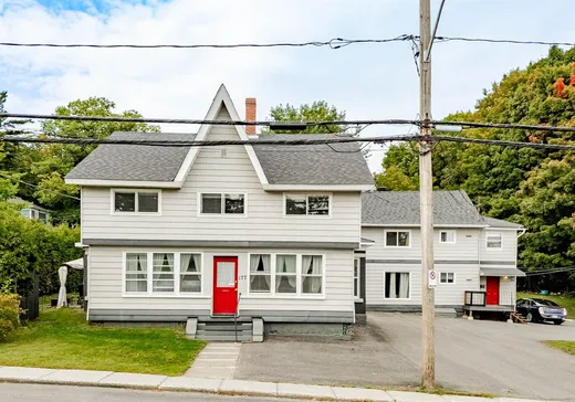 4-Plex à vendre - 169-179 Rue Court, Coaticook, J1A 1L2