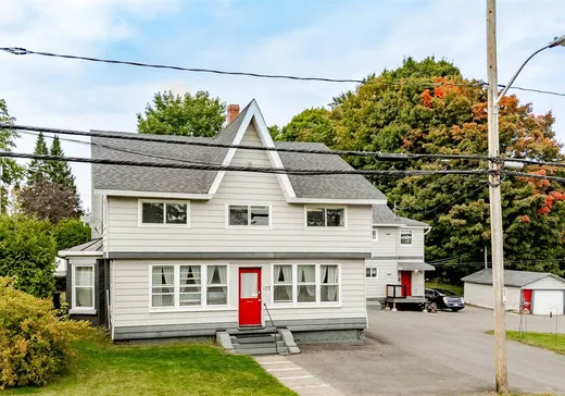 4-Plex à vendre - 169-179 Rue Court, Coaticook, J1A 1L2