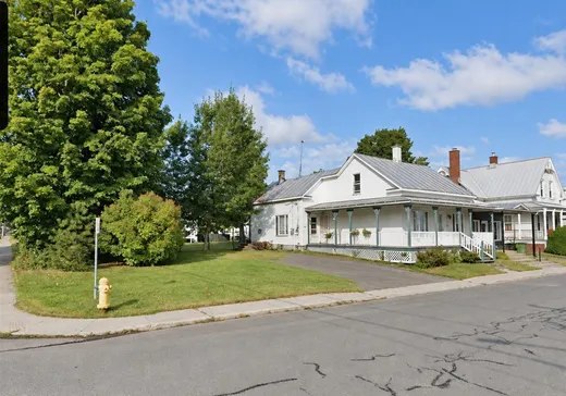 Duplex for Sale - 1493-1497 Av. des Érables, Plessisville, G6L 5T5