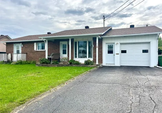 Duplex for Sale - 549Z Rue Monfette, Danville, J1T 4K2