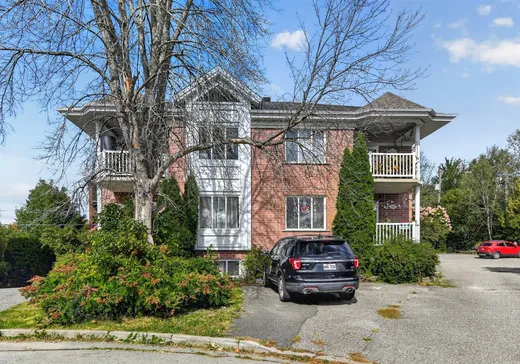 5-Plex à vendre - 866-880 Rue de Mont-Brome, Sherbrooke, J1L2V9