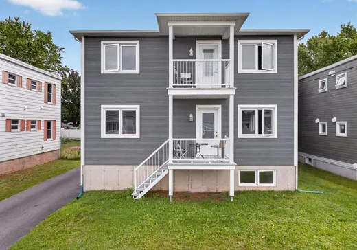 Triplex à vendre - 1573-1577 Rue Jogues, Drummondville, J2B 4Y4