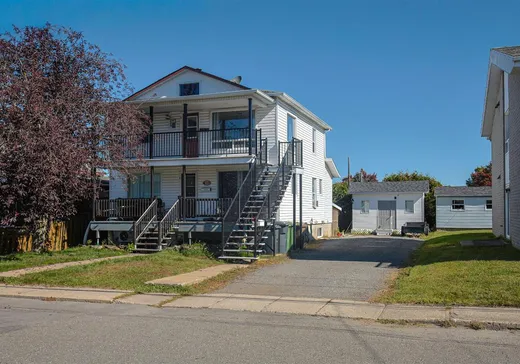 Triplex à vendre - 1634-1638 Av. Ste-Thérèse, Plessisville, G6L2S3