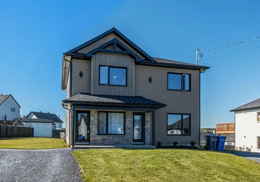 Duplex à vendre - 137-139 Rue Champêtre, Waterville, J0B3H0