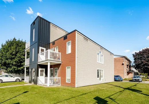 5-Plex à vendre - 629 Rue St-François, Granby, J2G 7R7