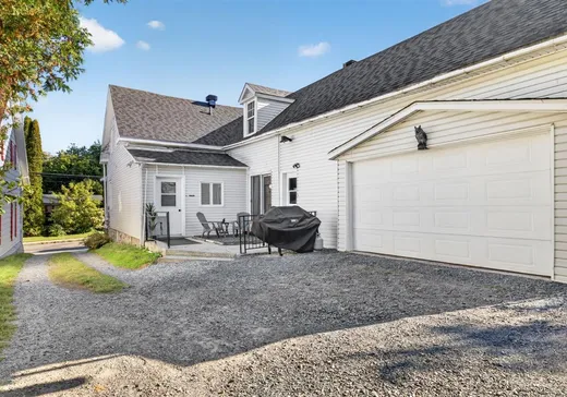 Duplex à vendre - 35-37 Rue de l'Église, Lefebvre, J0H 2C0