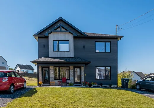 Duplex à vendre - 141-143 Rue Champêtre, Waterville, J0B3H0