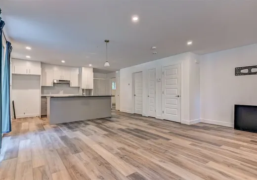 Triplex à vendre - 6-10 Rue du Sommet-Vert, Sainte-Marguerite-du-Lac-Masson, J0T 1L0