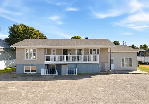 Triplex for sale - 1117 Rue du Pont, St-Lambert-De-Lauzon, G0S2W0