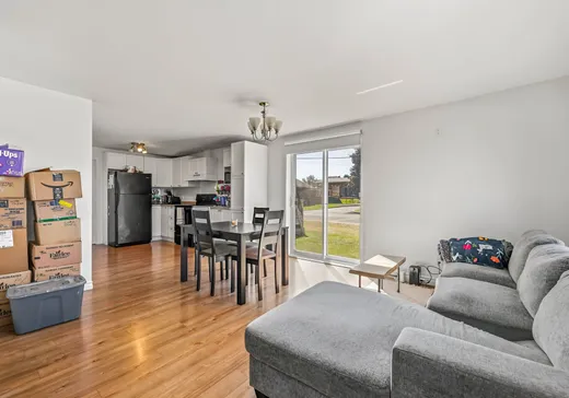 Triplex for Sale - 1117 Rue du Pont, St-Lambert-De-Lauzon, G0S 2W0