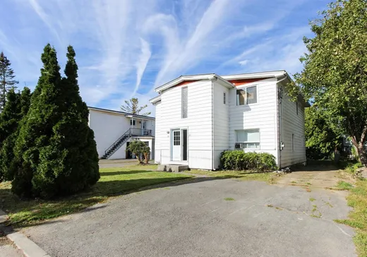 Duplex à vendre - 205-205A Rue St-Roch, Saint-Constant, J5A 1Y3