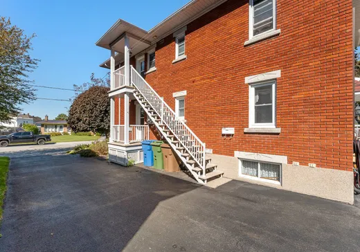 Duplex à vendre - 755-757 Rue du Collège, Farnham, J2N 2L8