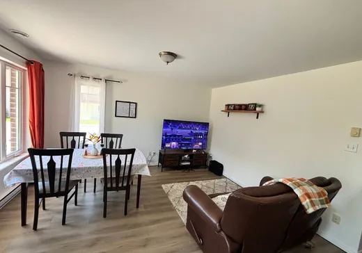 5-Plex à vendre - 390 Rue de l'Assomption, Sherbrooke, J1E 2L7