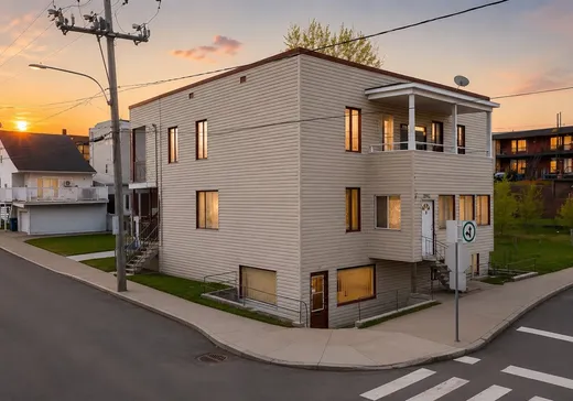 4-Plex à vendre - 2584-2594 Av. St-Marc, Shawinigan, G9N2K1