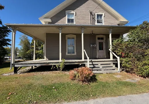 Triplex à vendre - 842-844 Boul. des Bois-Francs S., Victoriaville, G6P 5W5
