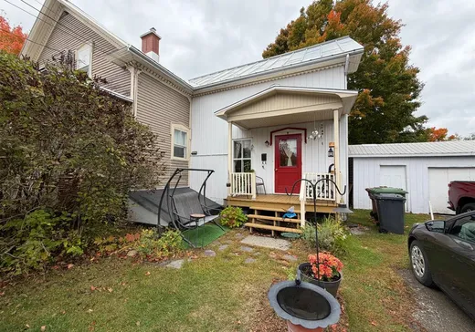 Triplex à vendre - 842-844 Boul. des Bois-Francs S., Victoriaville, G6P 5W5
