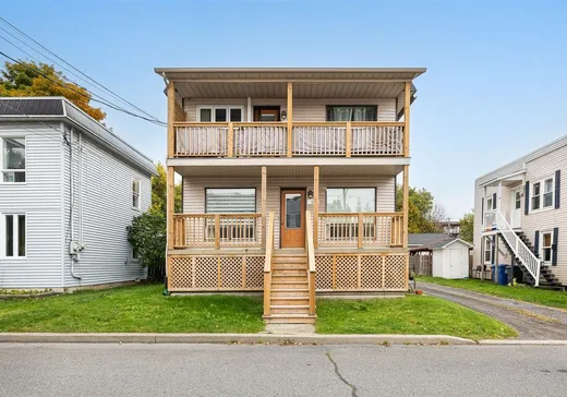 Triplex for Sale - 29-31 Rue St-Louis, Granby, J2G 7C1
