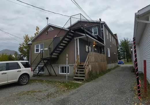 5-Plex à vendre - 641 1re Rue O., Barraute, J0Y 1A0