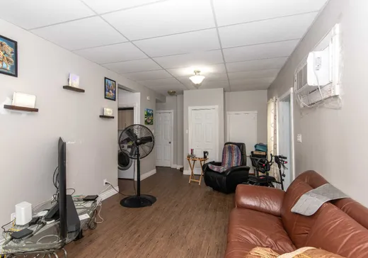 5-Plex à vendre - 641 1re Rue O., Barraute, J0Y 1A0