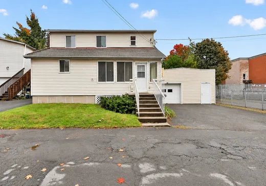 Duplex for sale - 107 Rue Charron, Granby, J2G4Y4
