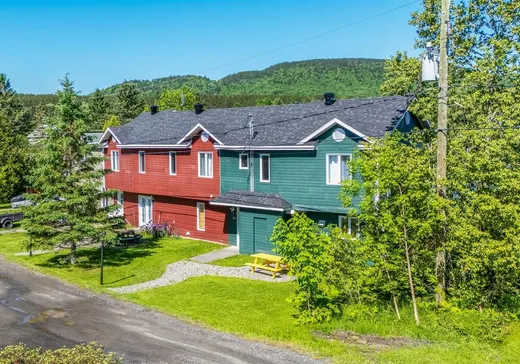 4-Plex à vendre - 971-973 Ch. du Domaine-du-Pinacle, Coaticook, J1A 2S4