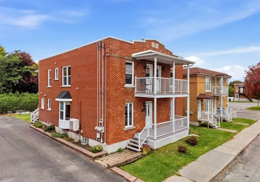Triplex for Sale - 263-267 Rue Notre-Dame, Drummondville, J2C 2L8