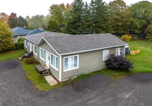 Triplex for Sale - 2135-2147 Boul. Thibeau, Trois-Rivières, G8T 1E8