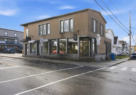 Triplex for sale - 186-198 Rue St-Patrice O., Magog, J1X1W1