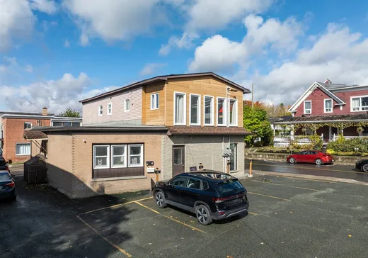 Triplex for Sale - 186-198 Rue St-Patrice O., Magog, J1X 1W1