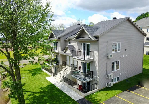 5-Plex à vendre - 1662 Rue du Tournesol, Saint-Lazare, J7T 3M6