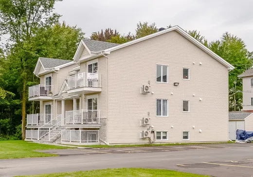 5-Plex à vendre - 1638 Rue du Tournesol, Saint-Lazare, J7T 3M6