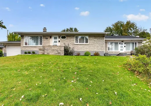 Duplex for sale - 303-305 Boul. Mauricien, Pointe-Du-Lac, G9B1E4