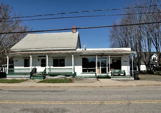 Duplex à vendre - 285-305 Rue Principale, Ste-Monique, J0G1N0