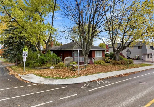 Duplex à vendre - 2941 Rue Galt O., Sherbrooke, J1K 1Z9