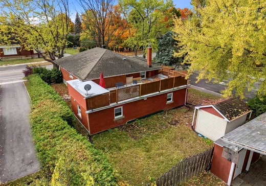 Duplex à vendre - 2941 Rue Galt O., Sherbrooke, J1K 1Z9