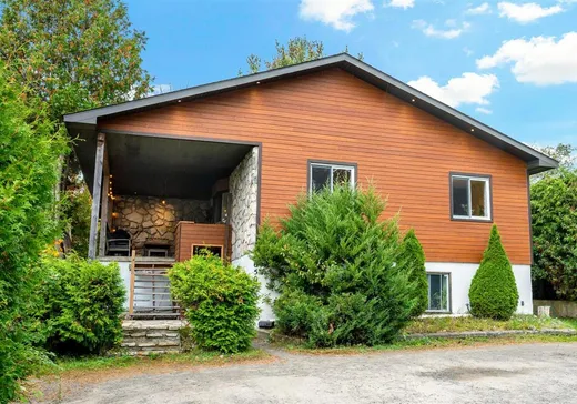Triplex for Sale - 650-650B Rue Beaulne, Sainte-Agathe-des-Monts, J8C 2Y3