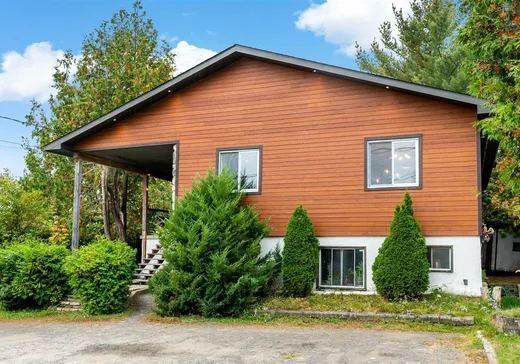 Triplex for Sale - 650-650B Rue Beaulne, Sainte-Agathe-des-Monts, J8C 2Y3