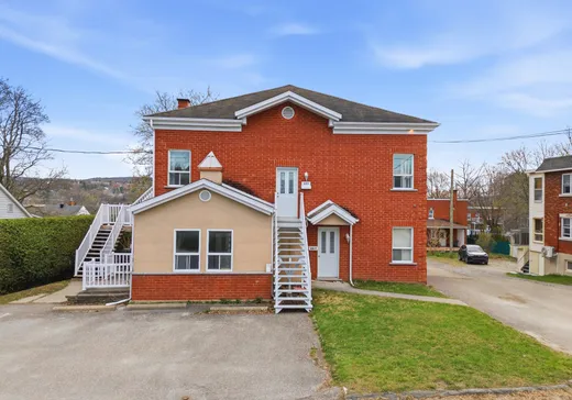 5-Plex à vendre - 665-667 Rue Patricia, Sherbrooke, J1G 2P1