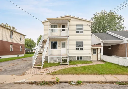 Triplex for sale - 145-149 Rue Vivier, Cap-De-La-Madeleine, G8T5K1