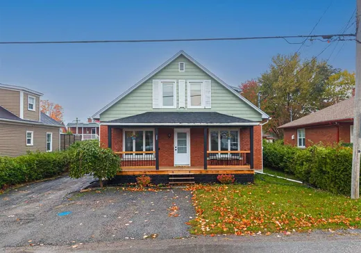 Duplex for Sale - 349-351 8e Avenue S., Sherbrooke, J1G 2P8