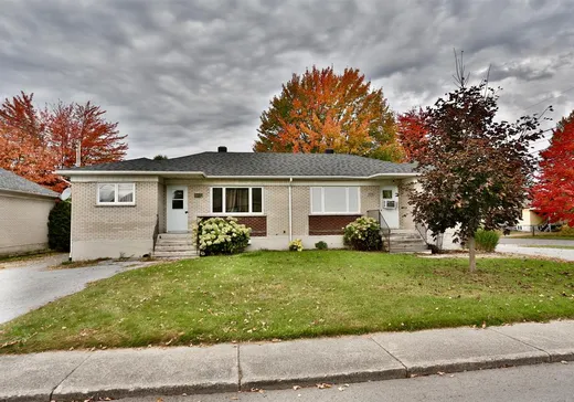 Triplex for sale - 537-539 Rue Notre-Dame, Acton Vale, J0H1A0
