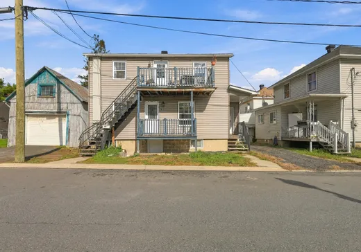 Duplex à vendre - 301-303 Rue Champlain, Saint-Joseph-de-Sorel, J3R1G8