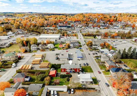 5-Plex à vendre - 328-334 Rue Main E., Coaticook, J1A 1N5