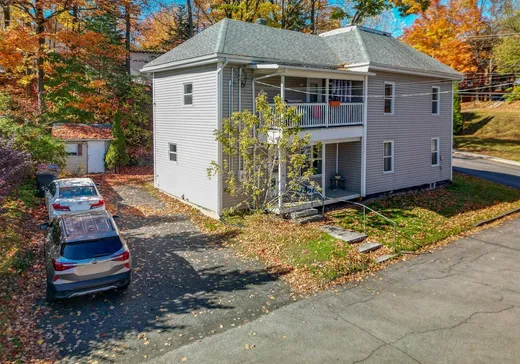 Duplex à vendre - 230 Rue Martin, Coaticook, J1A2A7