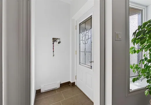 Triplex à vendre - 531-531C Rue St-Hubert, Laval (Pont-Viau), H7G 2Z2
