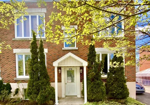 Triplex à vendre - 978 Rue Laurin, Laval (Sainte-Dorothee), H7X 2L1
