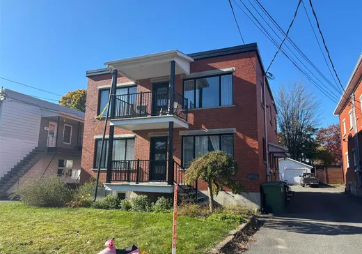 Triplex à vendre - 81-81B Rue Perreault, Victoriaville, G6P5E4