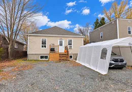 Triplex à vendre - 301-307 Rue Monseigneur-Latulipe O., Rouyn-Noranda, J9X 2X6